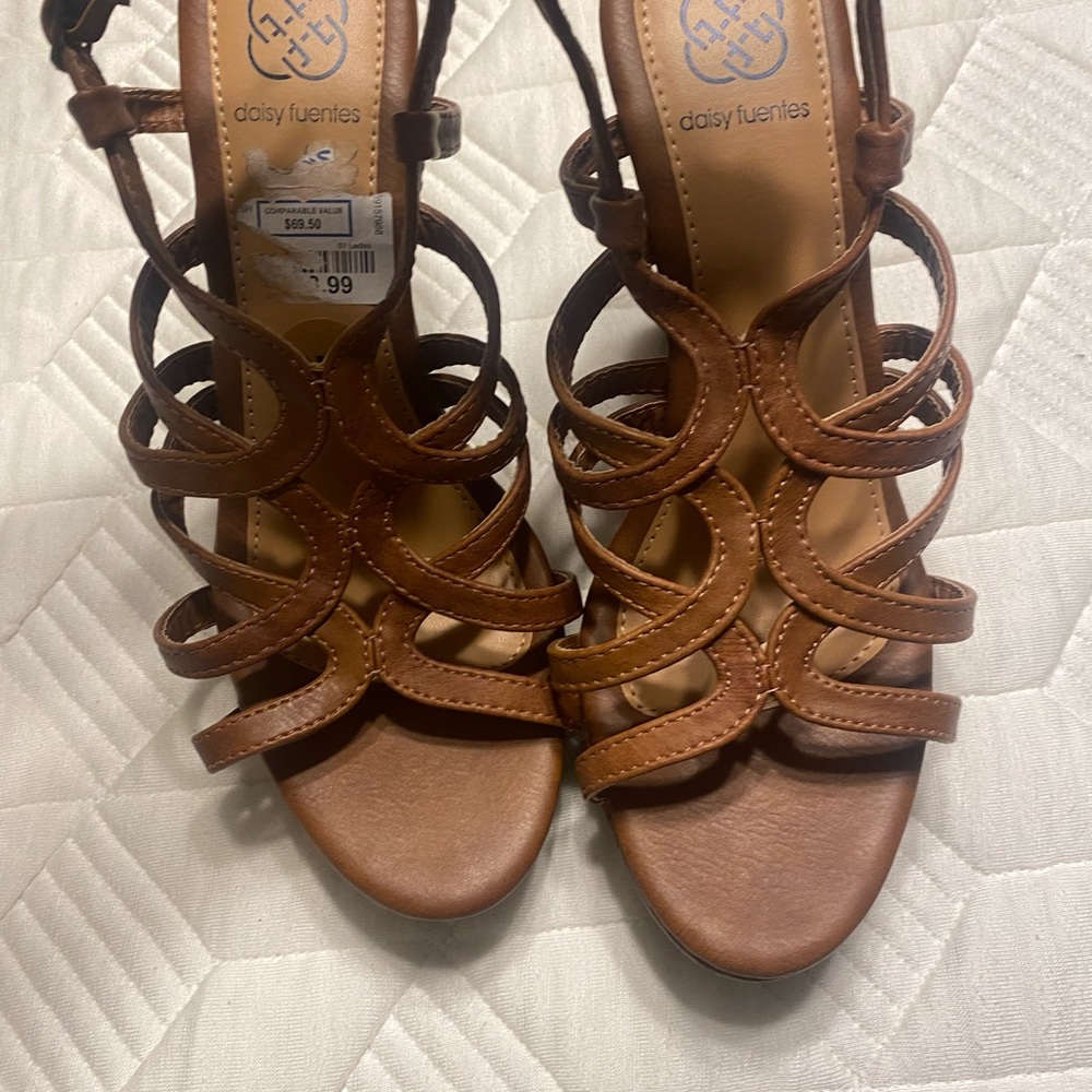 Size 8 cute brown wedges not worn many times
